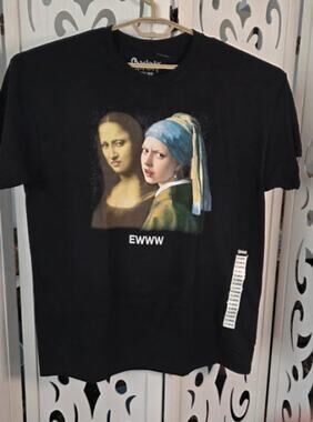 Spencer's EWWW Mona Lisa Girl With A Pearl Earring Parody Graphic Tee XL NWOT